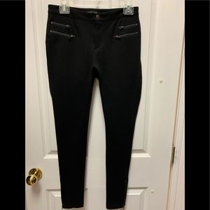 Romeo & Juliet Black Leggings